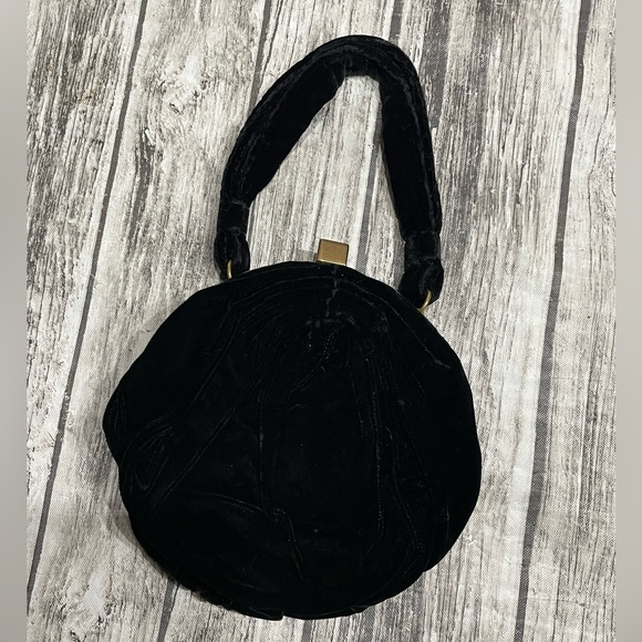 VINTAGE 1940s Ingber Black Velvet Clutch Handbag Purse Ruched Bag Great Conditio - Picture 1 of 9